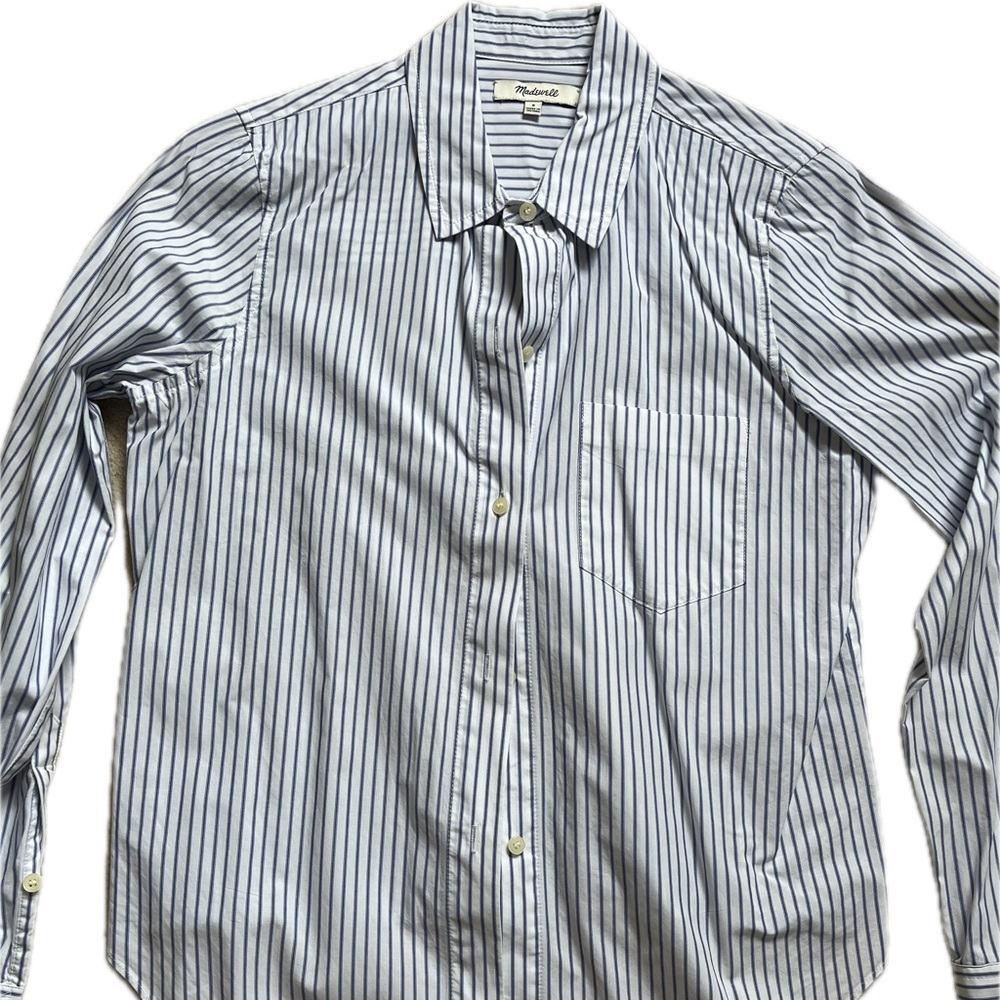 Madewell White and Blue Casual Button Down Shirt